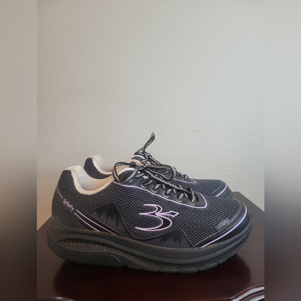 Gravity Defyer Women's Black and Purple Sneakers